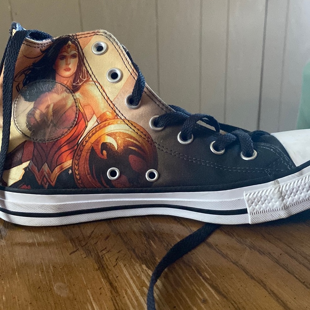 Converse All Stars Women’s 8 worn once